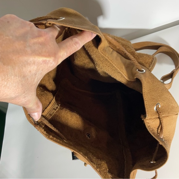 Picard Water Buffalo Leather Backpack w/LG Inside/Outside Buckle Closure pockets - Picture 7 of 16